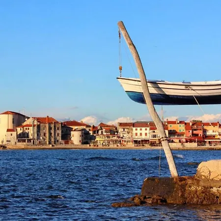 Comfy With Terrace And Bbq Apartmán Umag